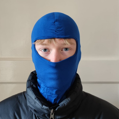 balaclava voor helm in het blauw