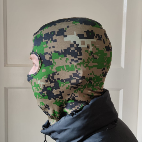 balaclava voor helm in het camouflage groen