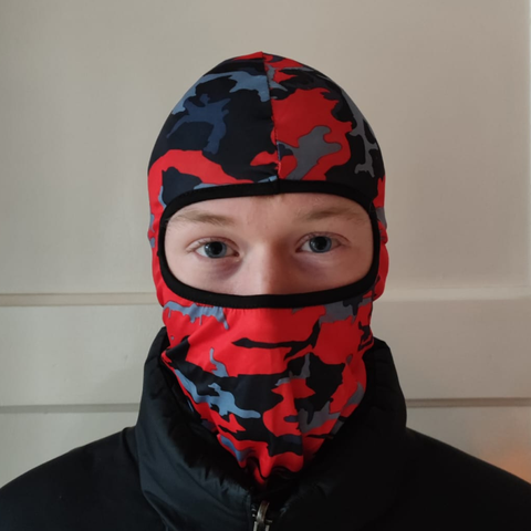 balaclava voor helm in het camouflage rood