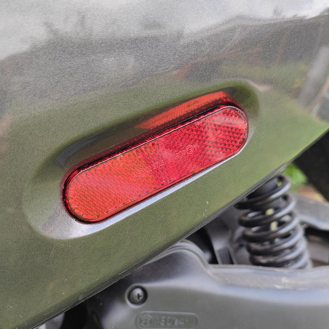 reflector piaggio zip rood 3d op kappenset