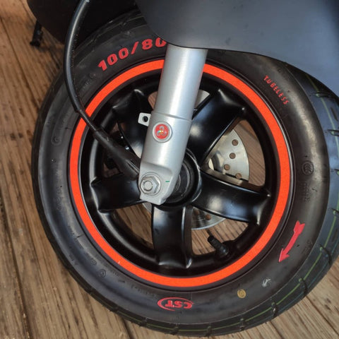 rode wielstickers voor piaggio zip
