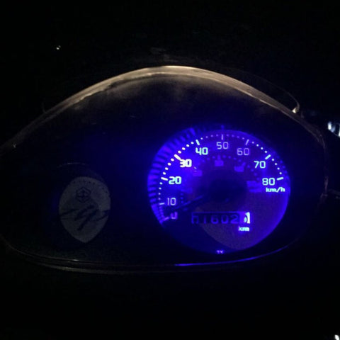 blauwe dashboard verlichting piaggio zip