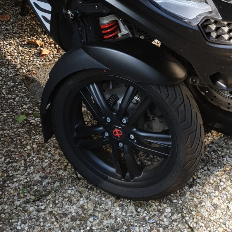piaggio mp3 logo velg zwart met rood