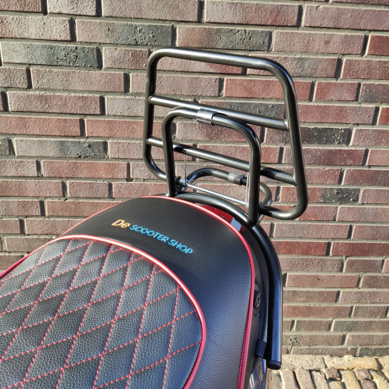 achterrekje voor piaggio zip in het zwart
