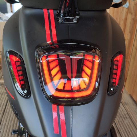 Aplus LED bewegliches Rücklicht "Bull" Vespa Sprint