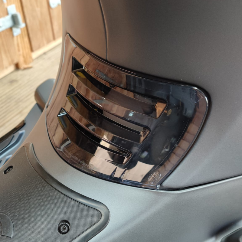 gesmoked bougiekapje voor vespa sprint en primavera