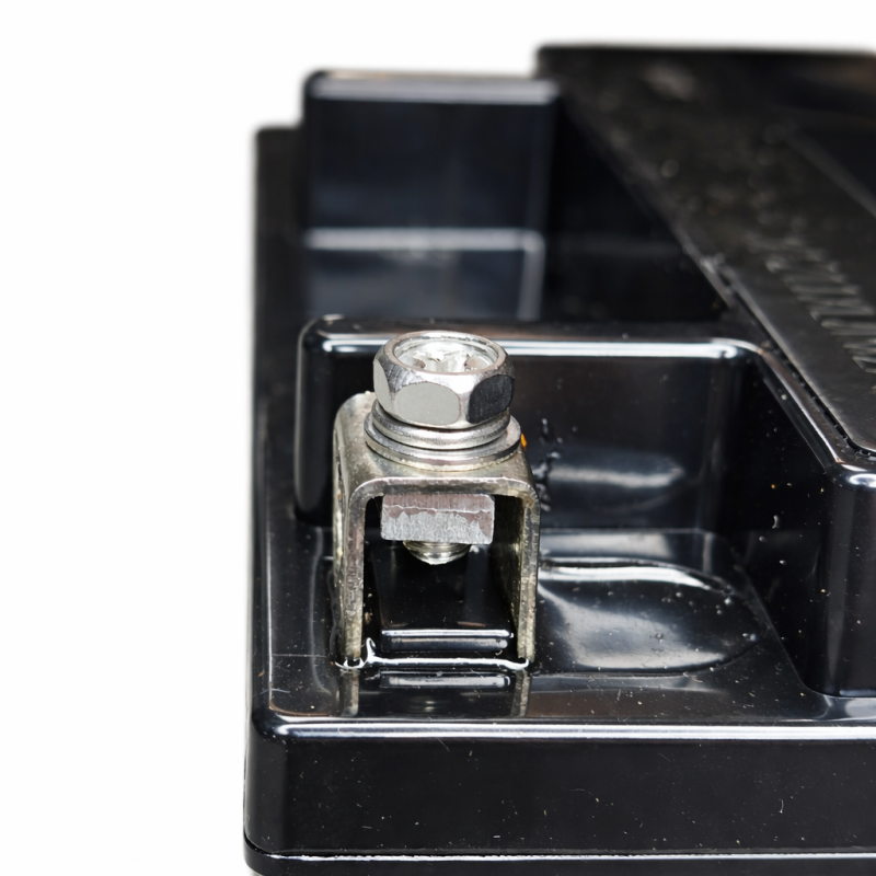 Bout + moer voor scooter accu (2 stuks)