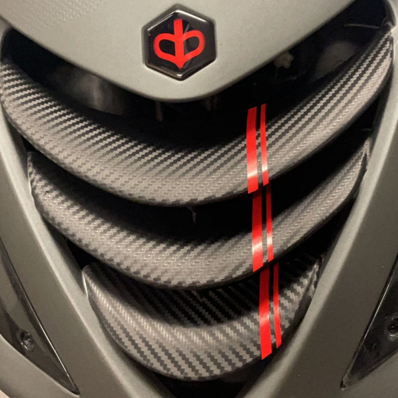 carbon folie op grill piaggio zip