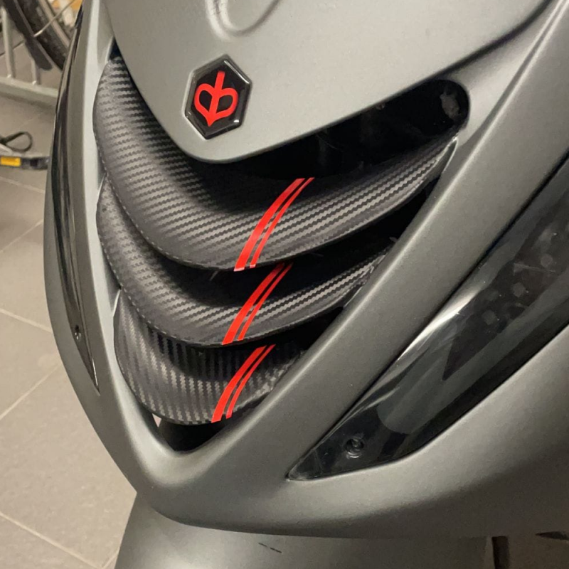 carbon folie op grill piaggio zip
