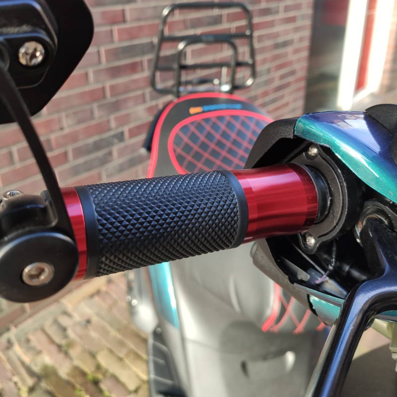 rode handvatten in zelioni look voor piaggio zip