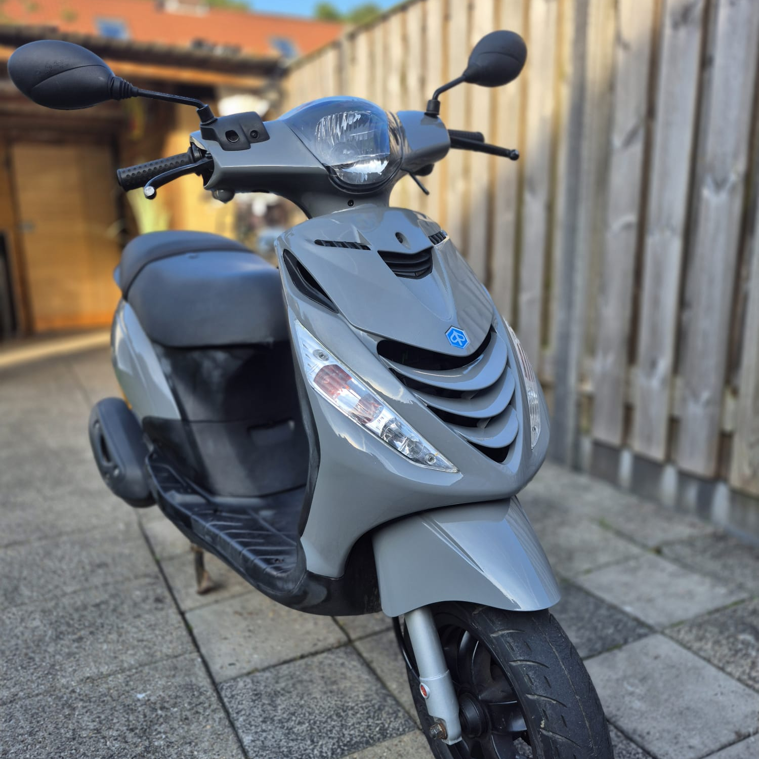 Piaggio Zip SP kappenset nardo grey