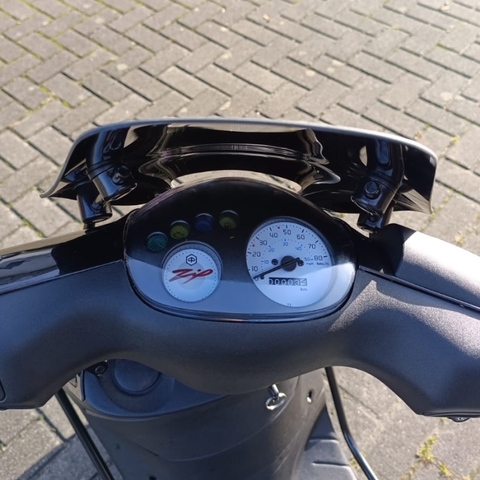 Piaggio Zip low windshield gloss black (Made in EU)