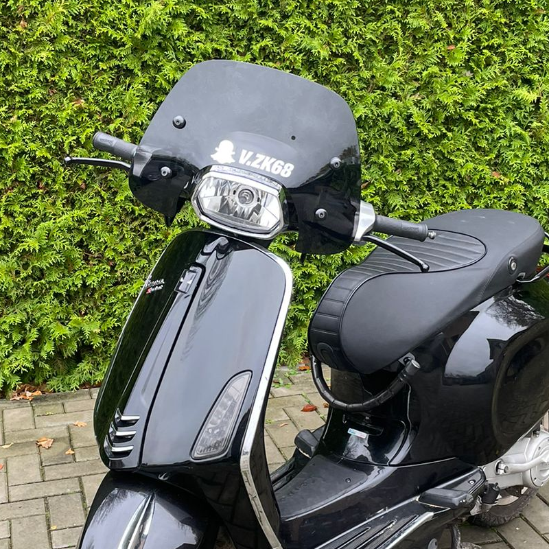 Low windshield Vespa Sprint gloss black (dark smoke)