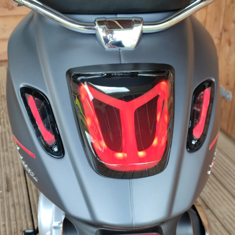 led achterlicht van thndr voor vespa sprint