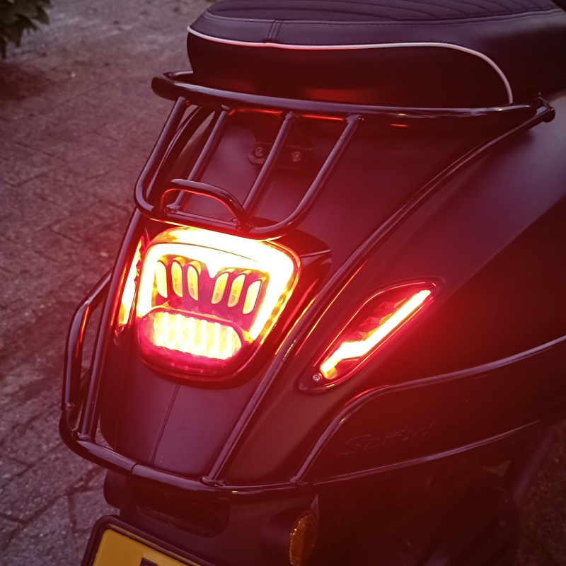 Level10 achterlicht Vespa Sprint/Primavera