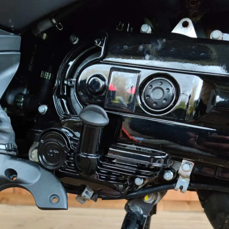 olie carterkap voor vespa en piaggio zip glans zwart