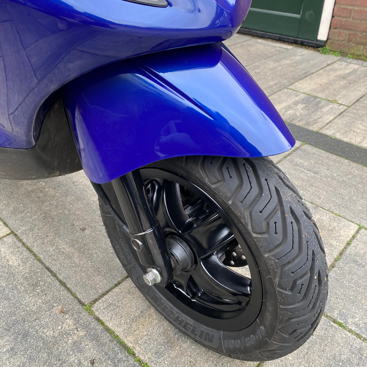 Piaggio Zip SP kappenset in Mediterranean BMW blue | De Scooter Shop