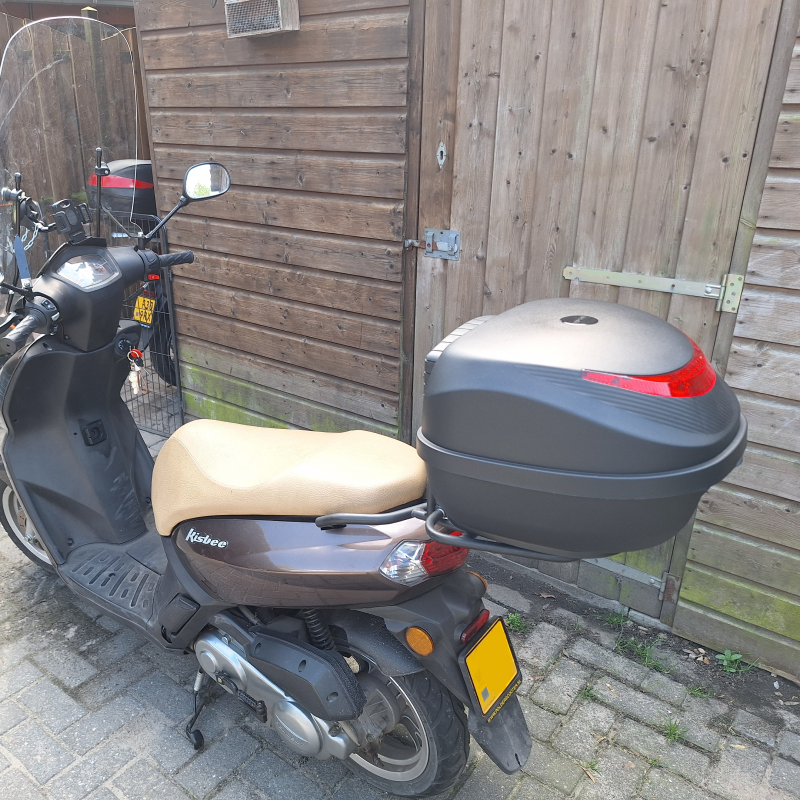 Top case storage box 32L with backrest