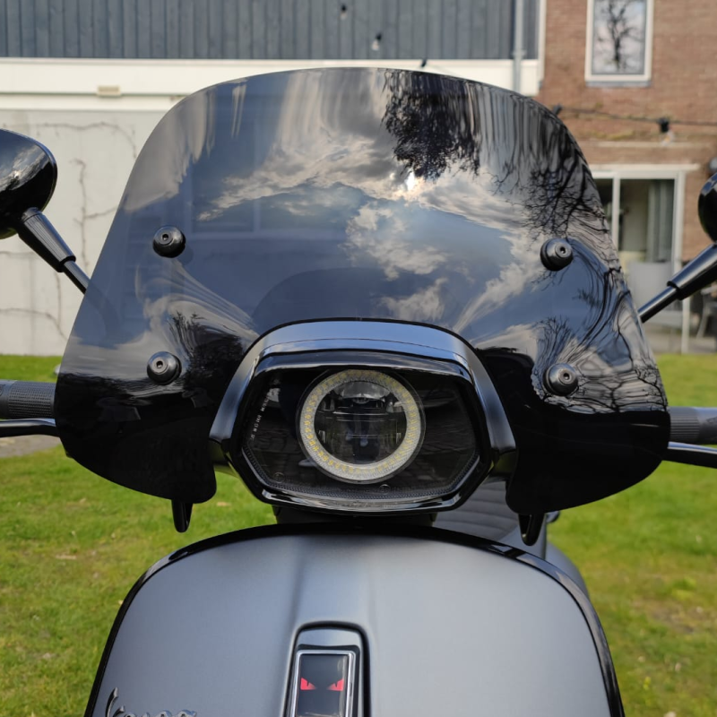 laag windscherm smoke glans zwart voor vespa sprint 