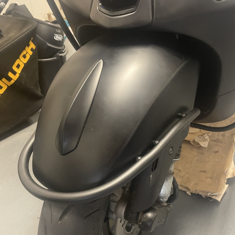 Front mudguard bracket Vespa Sprint gloss/matte black